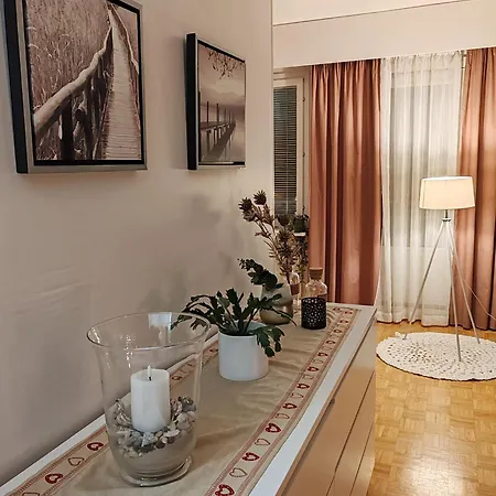 Comfy West End Loft Apartmán *